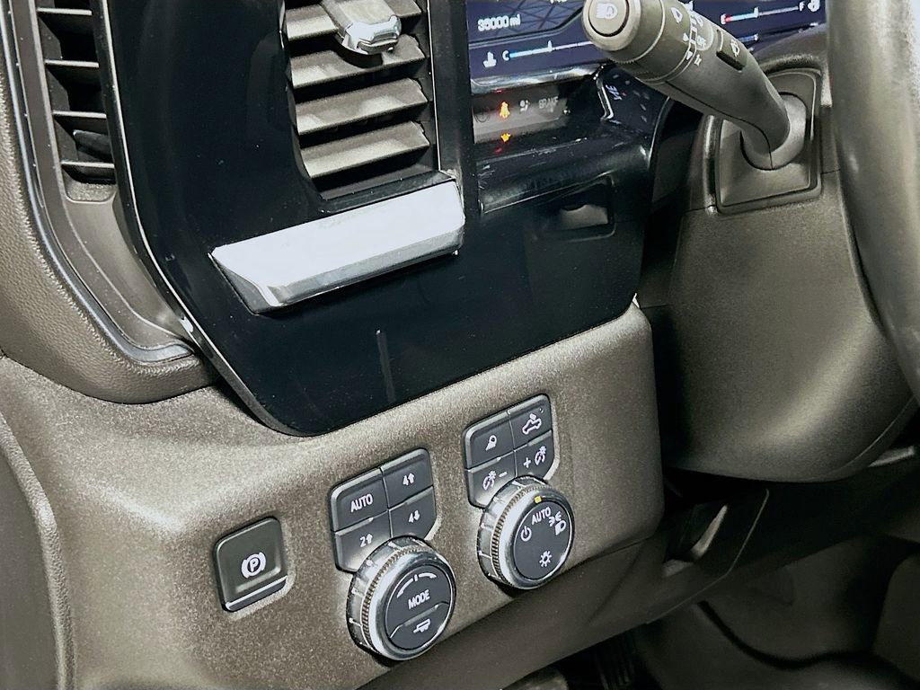 Used 2025 GMC Sierra 1500 SLE image 10