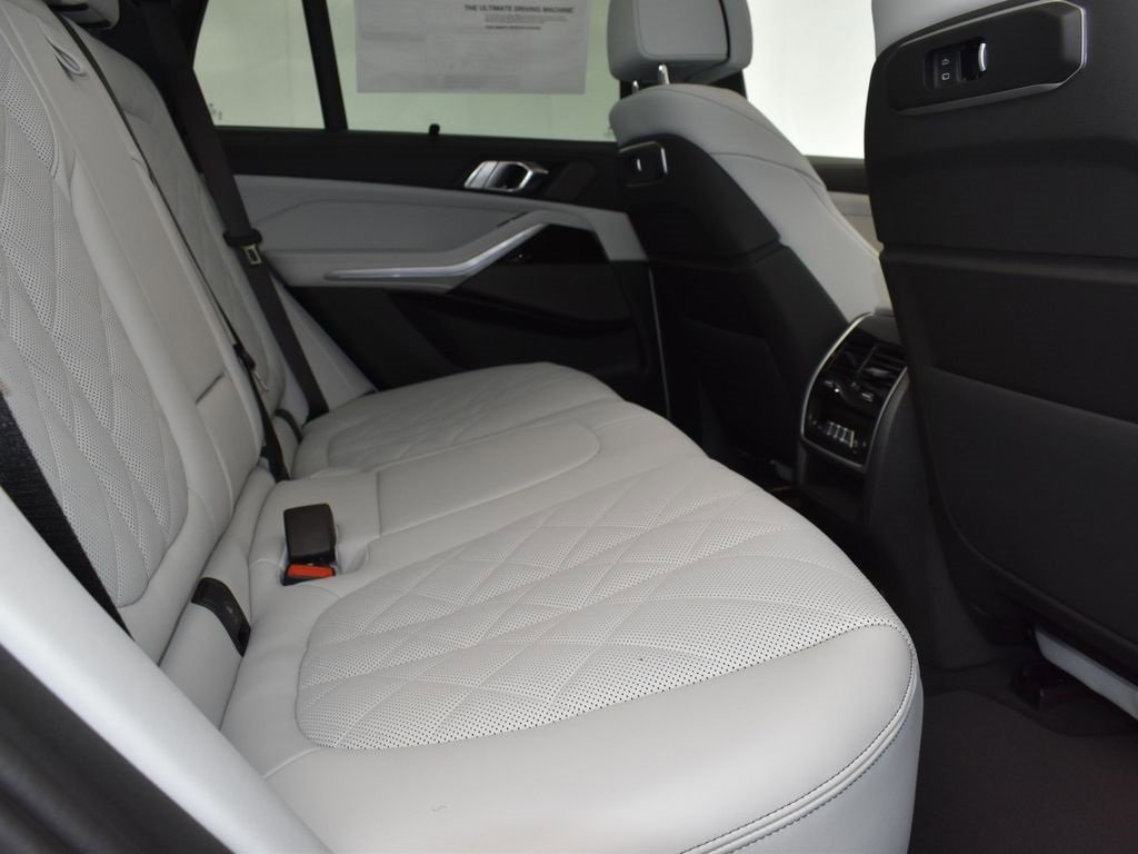 New 2026 BMW X5 xDrive50e image 23