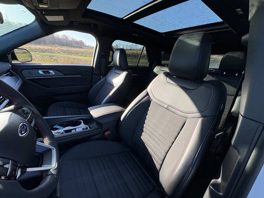 Used 2025 Ford Explorer ST-Line image 43