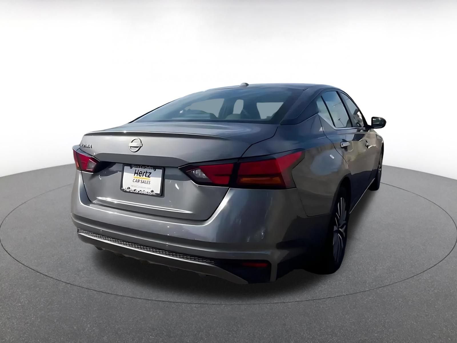 Used 2025 Nissan Altima 2.5 SV FWD image 10