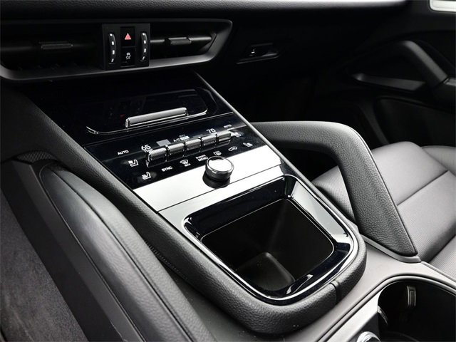 Used 2025 Porsche Cayenne image 11