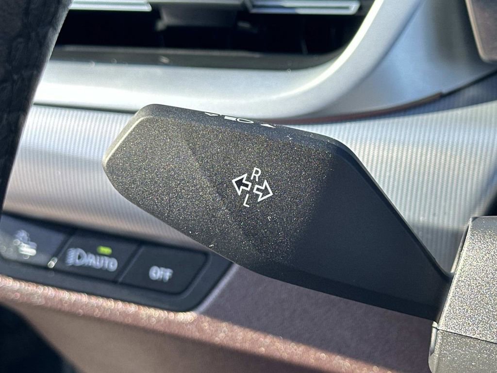 Used 2024 BMW X2 xDrive28i w/ Premium Package image 18