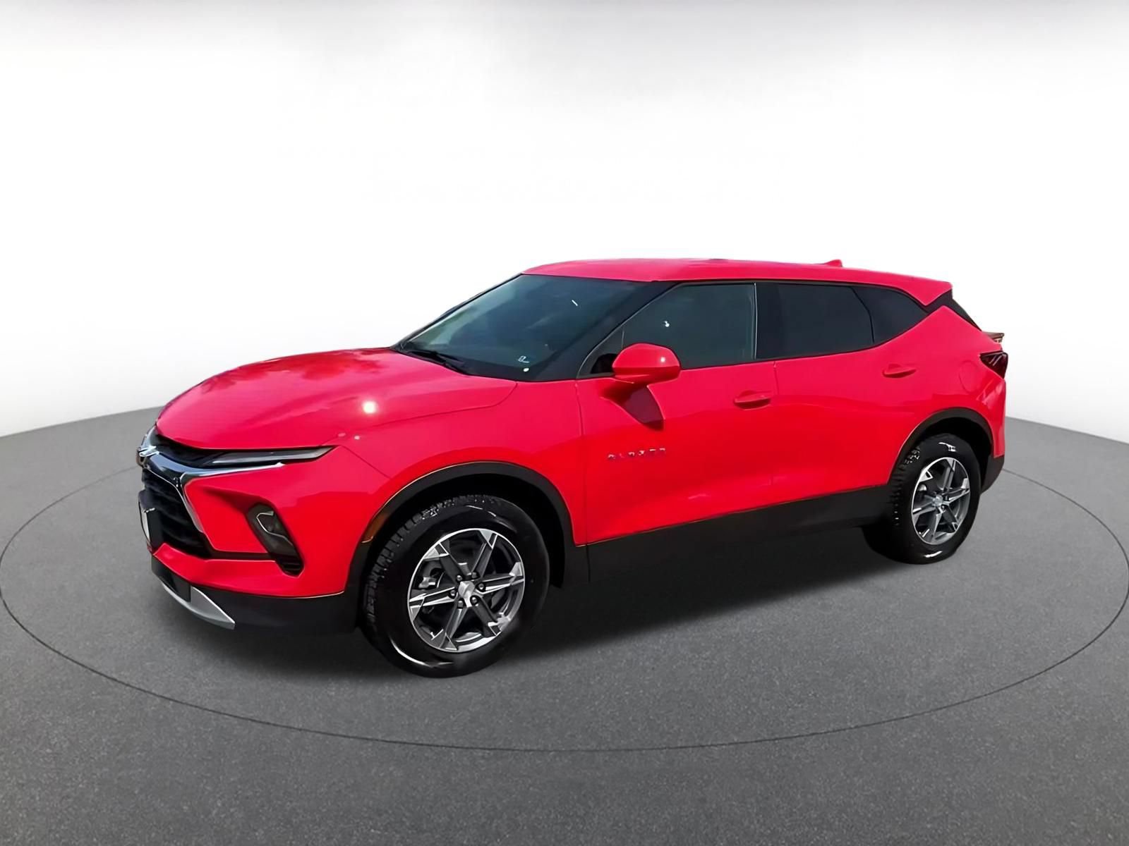 Used 2025 Chevrolet Blazer LT FWD image 7