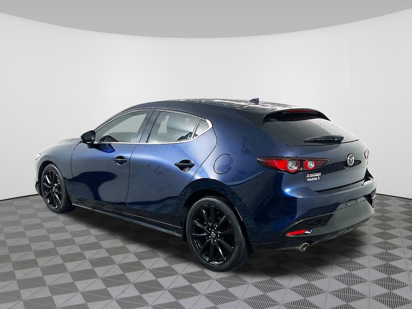 Used 2020 MAZDA MAZDA3 Hatchback w/ Premium Package image 29