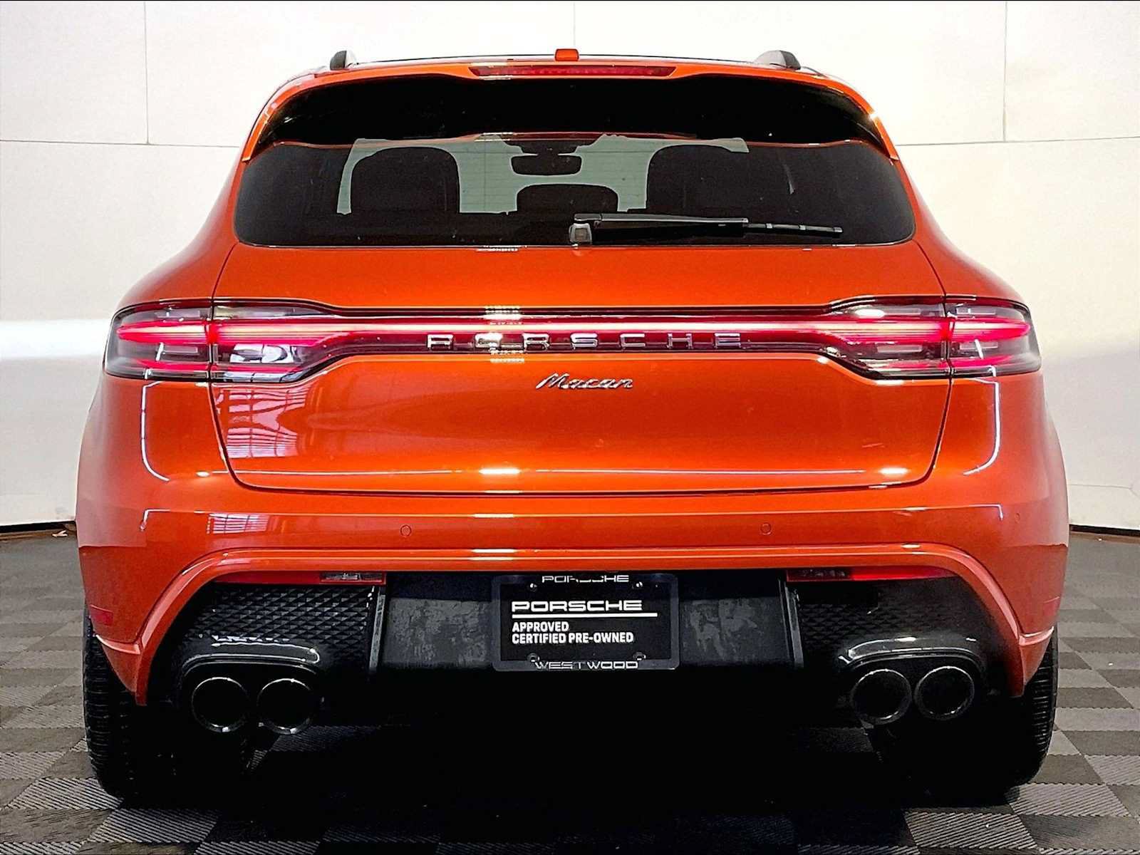 Certified 2024 Porsche Macan AWD/4WD image 6