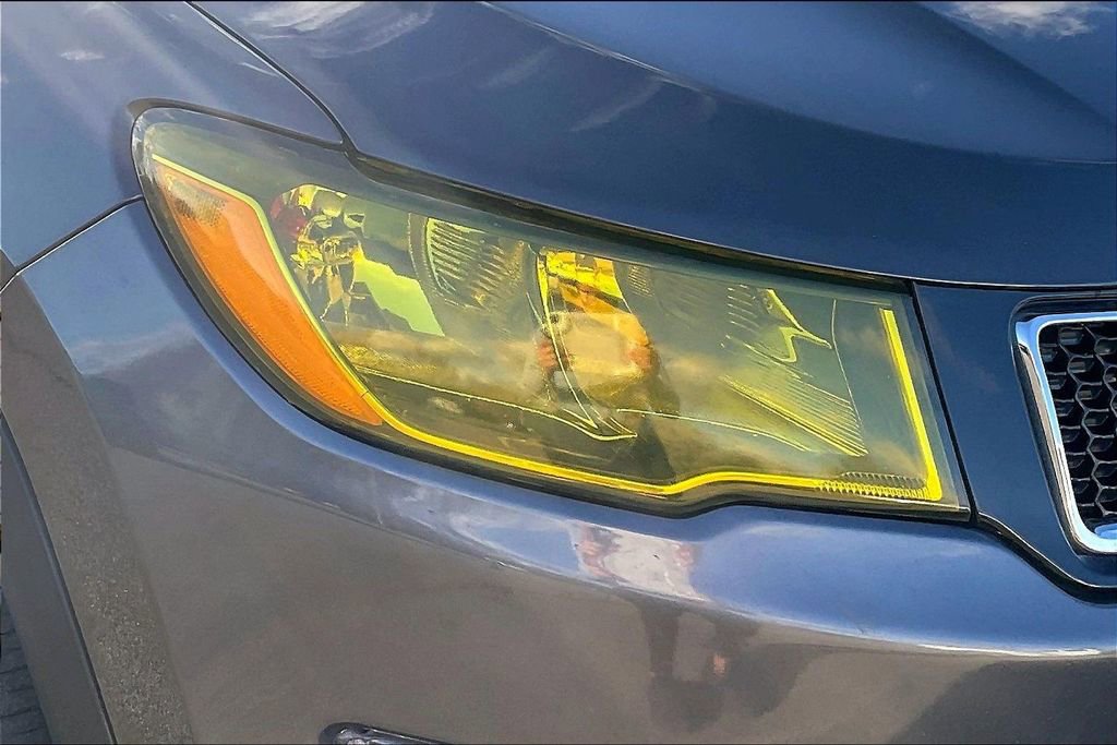 Used 2020 Jeep Compass Latitude image 28