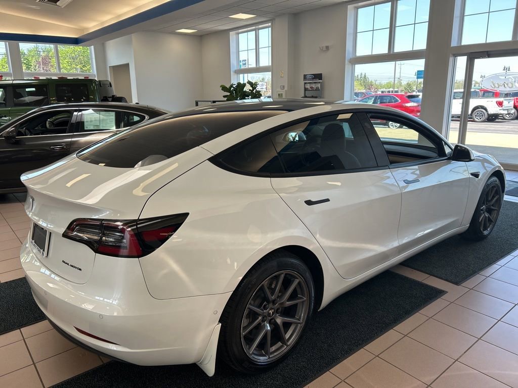 Used 2022 Tesla Model 3 Long Range AWD/4WD image 5