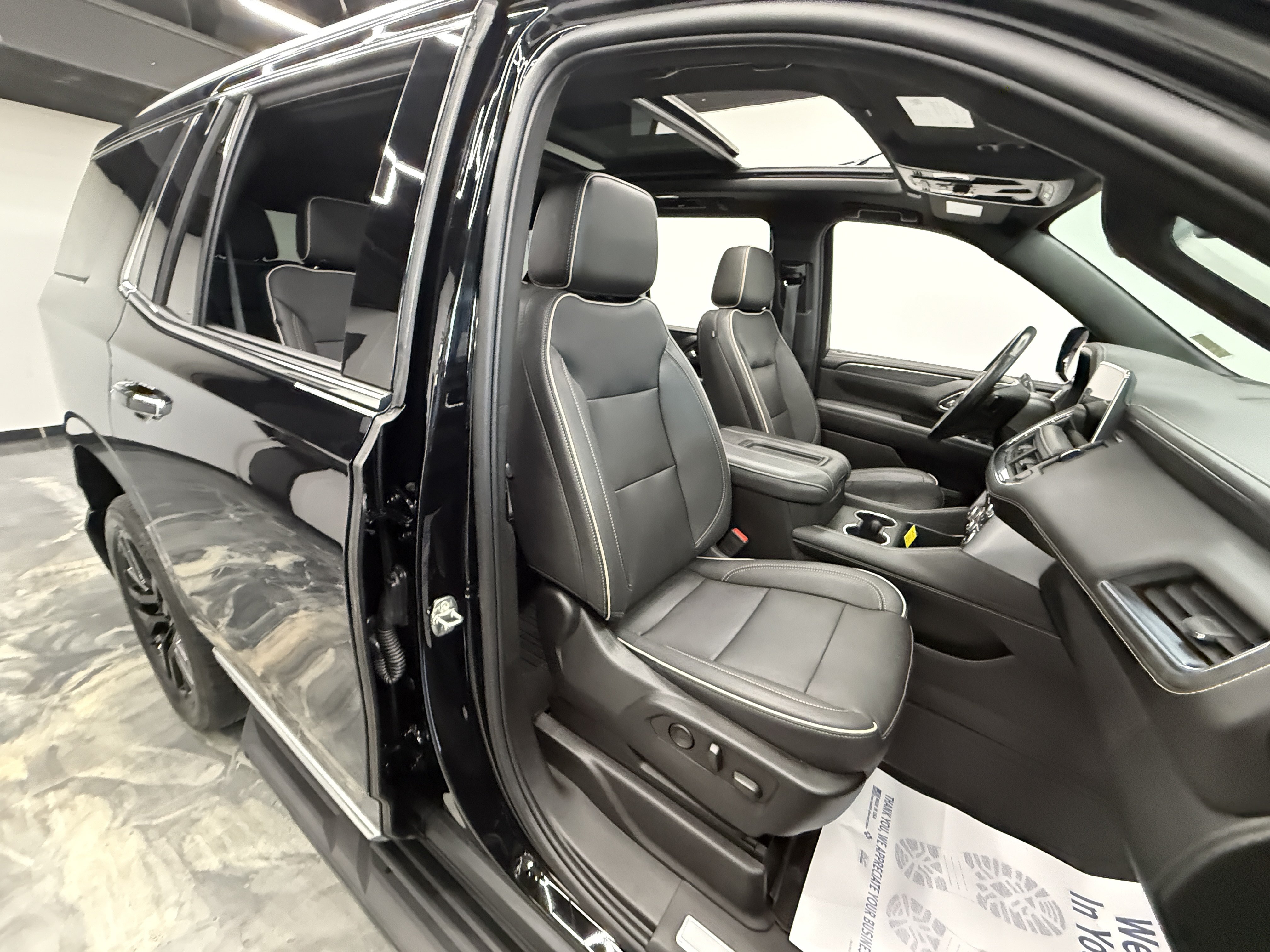 Used 2023 GMC Yukon SLT w/ SLT Premium Package AWD/4WD image 22
