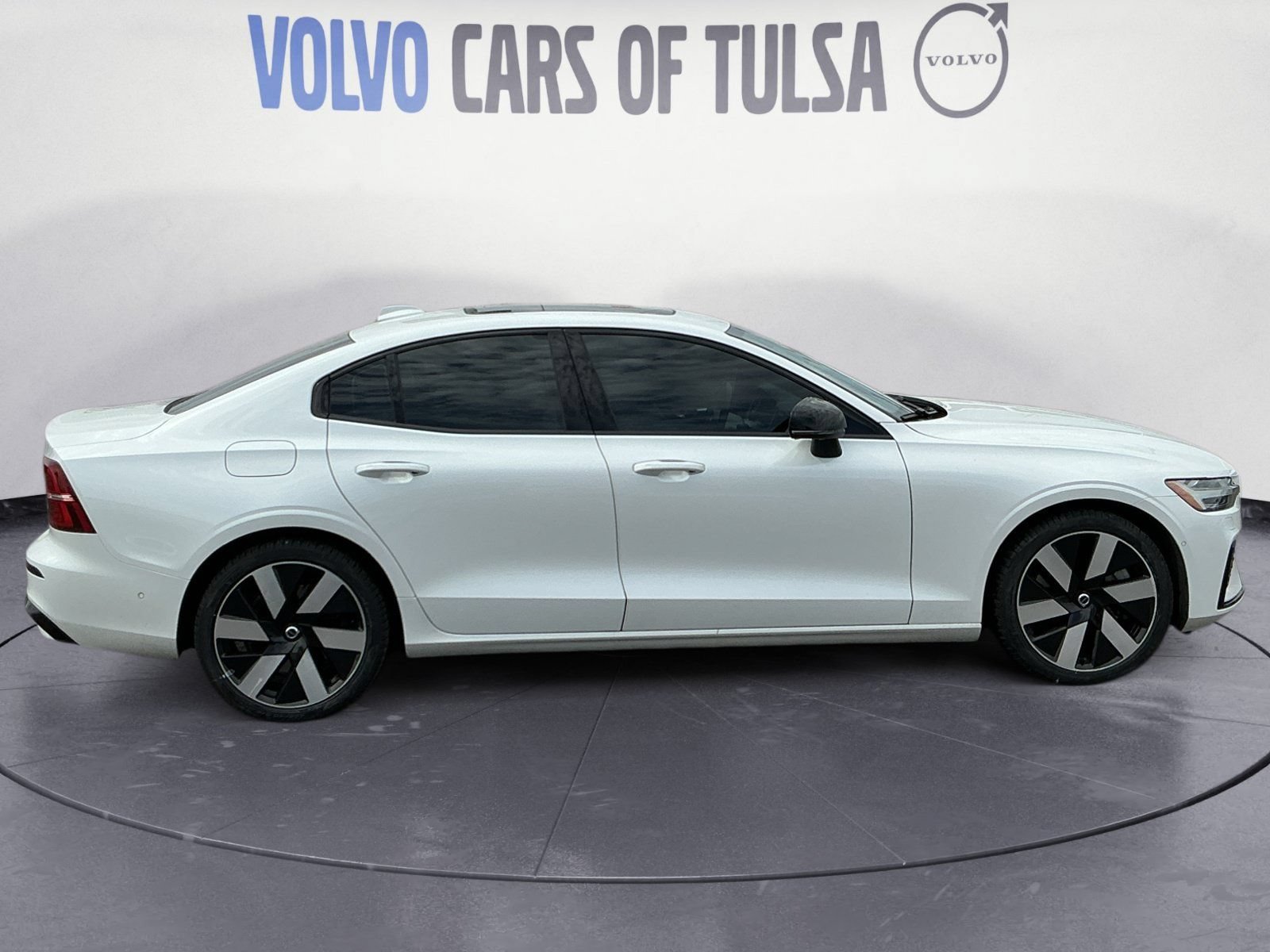 Used 2024 Volvo S60 T8 Plus w/ Climate Package AWD/4WD image 6