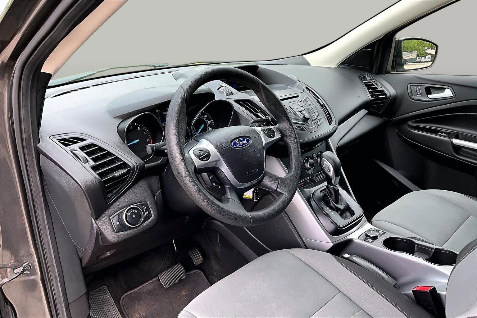 Used 2016 Ford Escape SE w/ SE Cold Weather Package AWD/4WD image 18