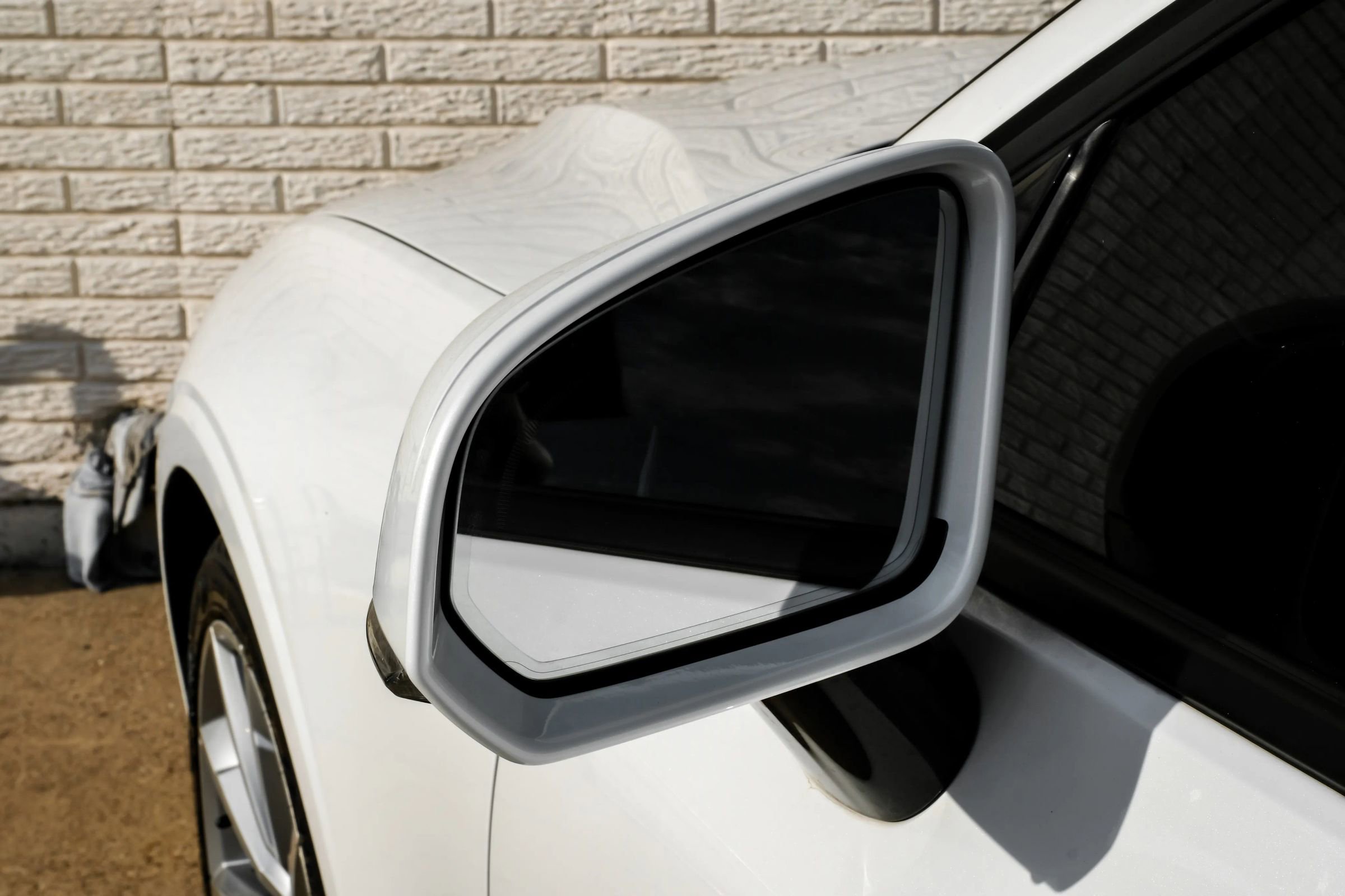 Used 2020 Volvo S60 T5 Momentum image 35