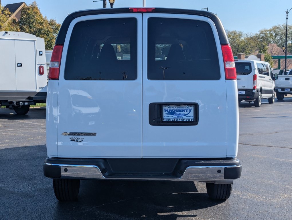 Used 2025 Chevrolet Express 3500 LT w/ LT Preferred Equipment Group RWD image 25