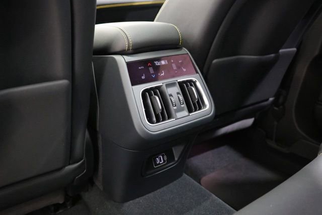 Used 2024 Maserati Grecale Trofeo AWD/4WD image 28