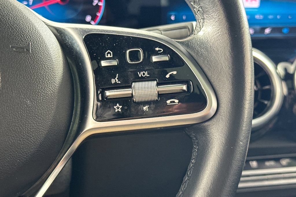 Certified 2022 Mercedes-Benz GLB 250 4MATIC image 32