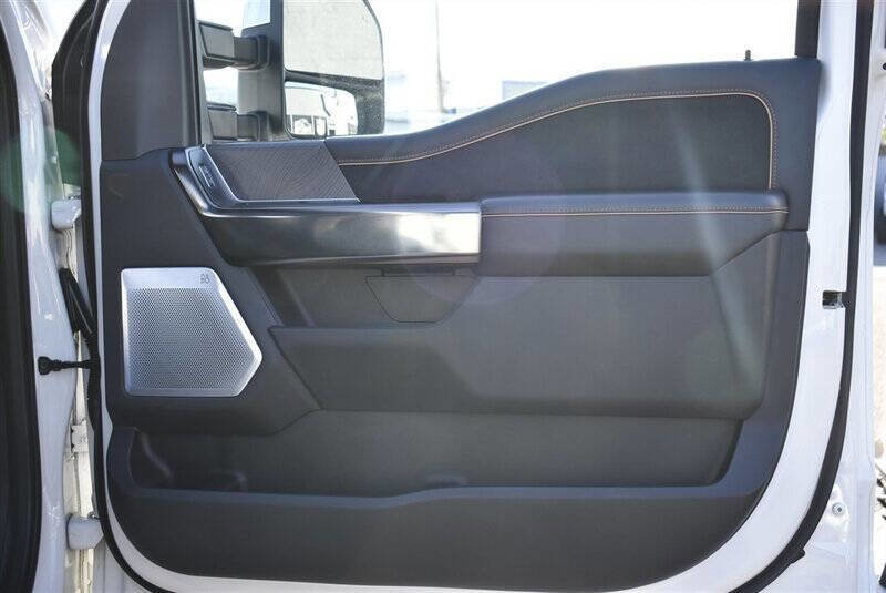 Used 2024 Ford F350 Platinum image 29