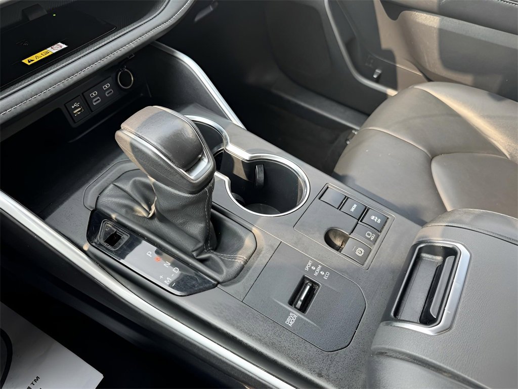 Used 2023 Toyota Highlander XLE image 24