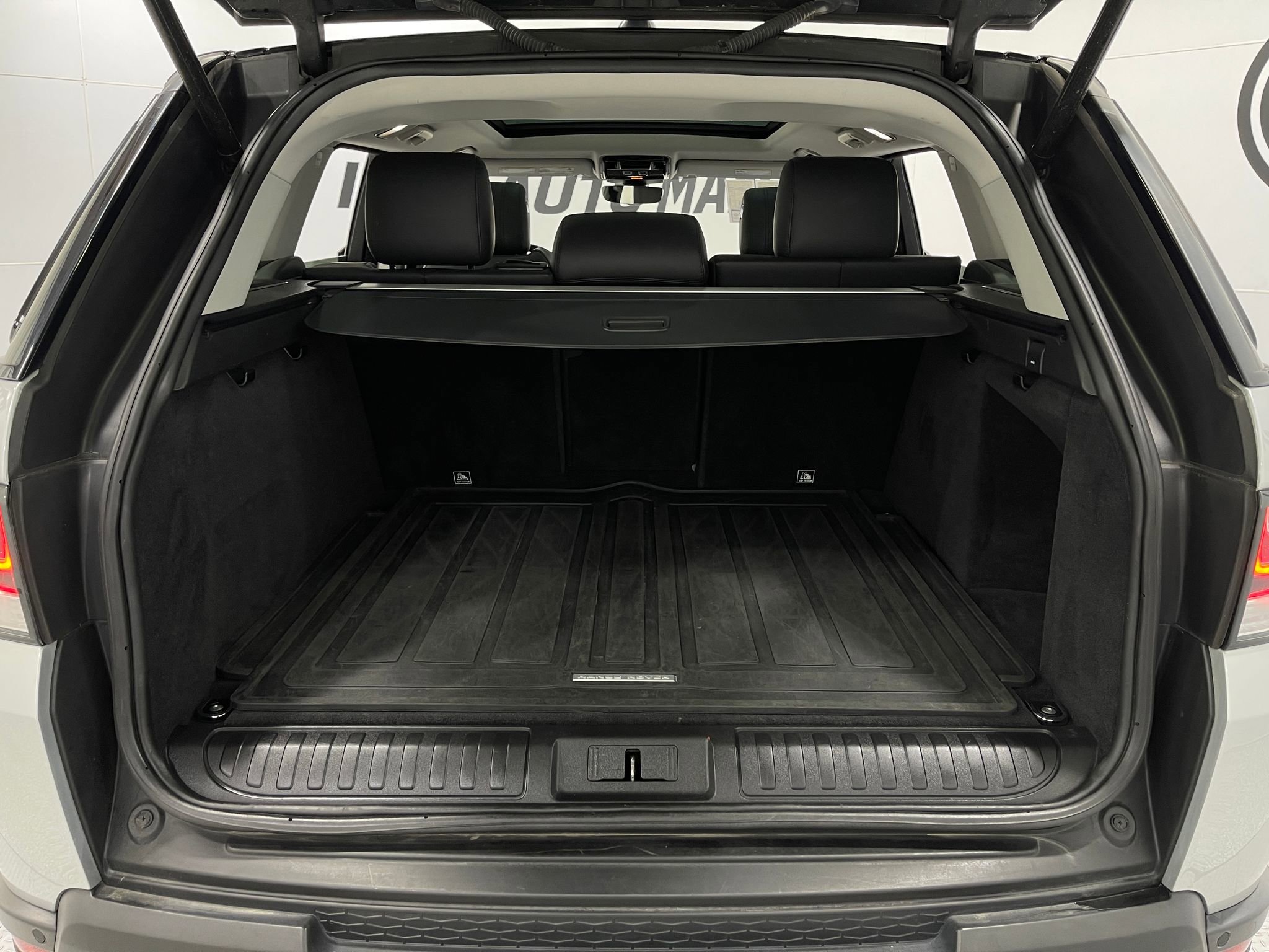 Used 2017 Land Rover Range Rover Sport HSE image 26