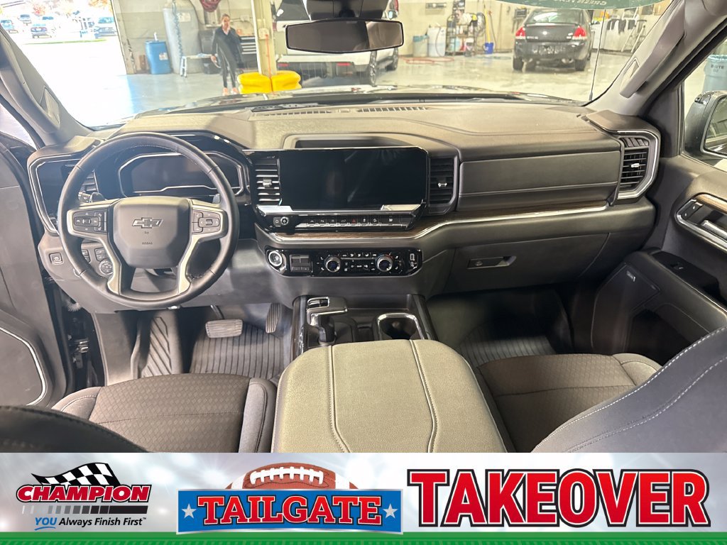 Used 2023 Chevrolet Silverado 1500 RST AWD/4WD image 17
