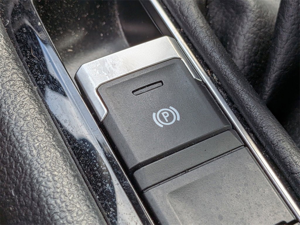 Used 2024 Volkswagen Taos S image 27