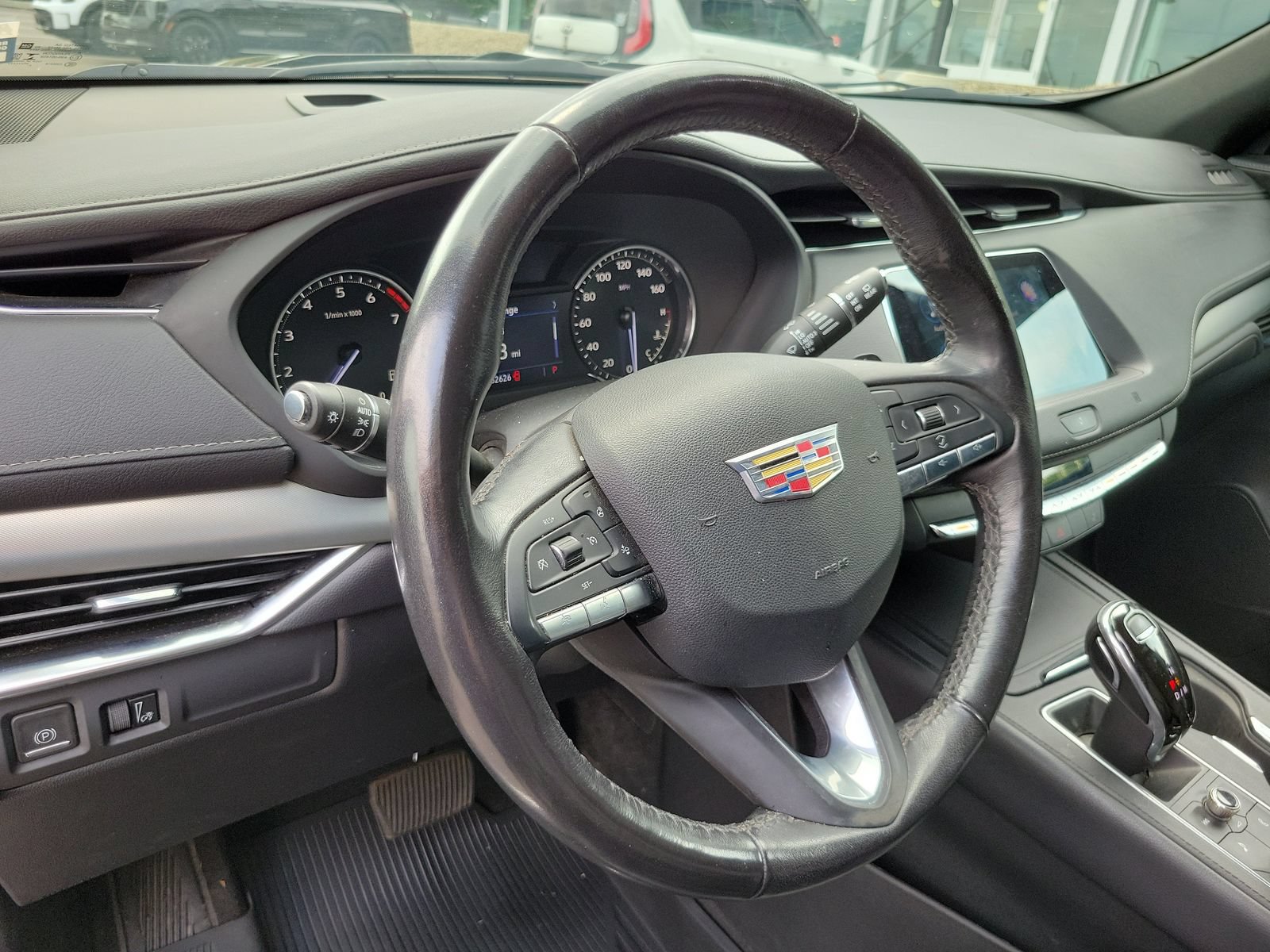 Used 2020 Cadillac XT4 Premium Luxury w/ Cold Weather Package FWD image 11