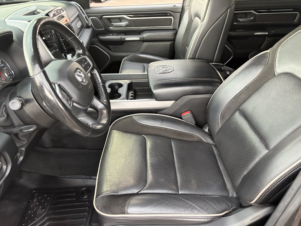 Used 2020 RAM 1500 Laramie RWD image 29