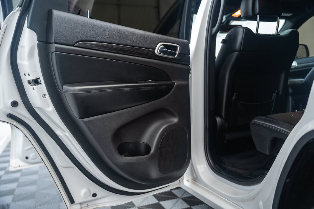 Used 2019 Jeep Grand Cherokee Altitude AWD/4WD image 41