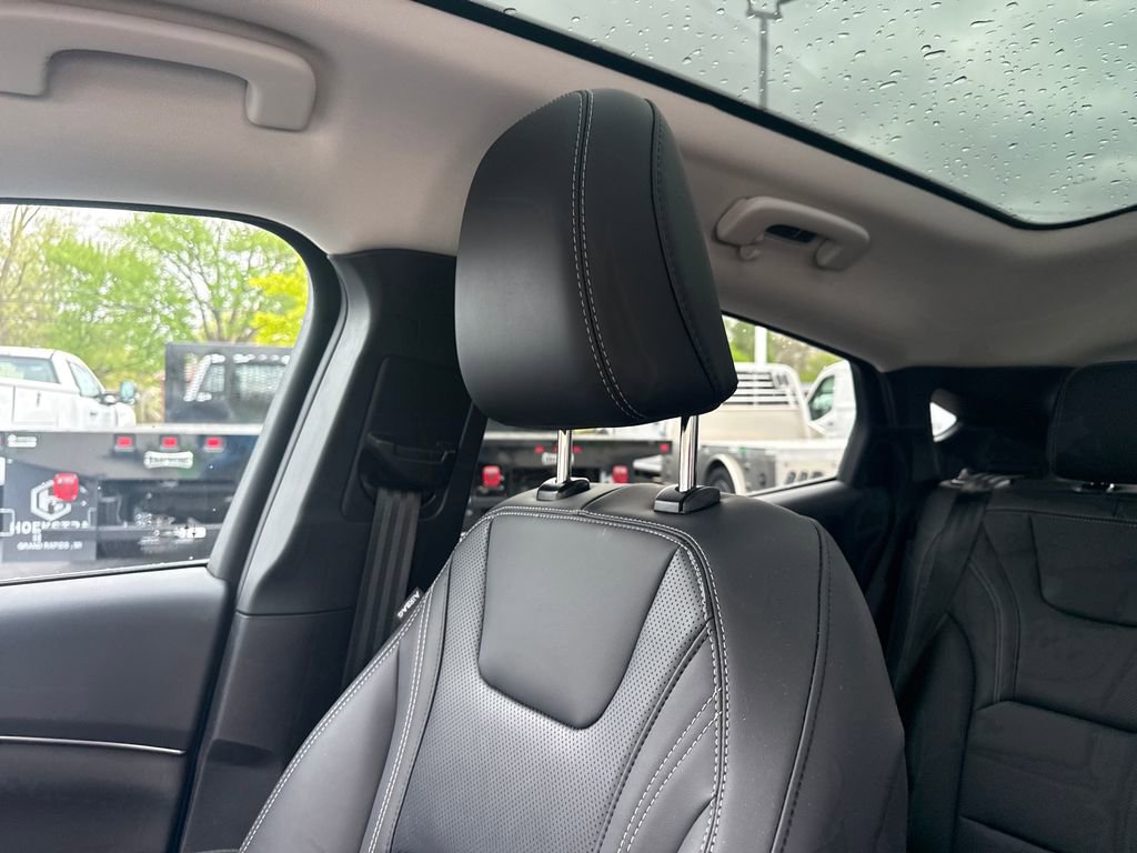 Used 2025 Ford Mustang Mach-E Premium AWD/4WD image 43