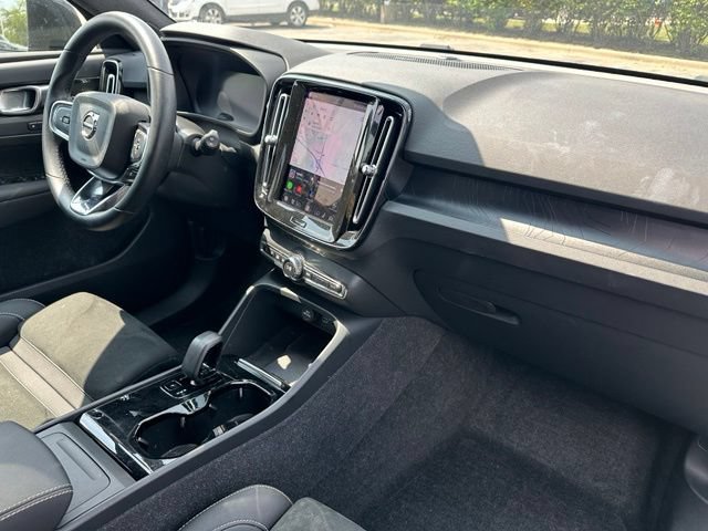 Used 2023 Volvo XC40 Recharge Ultimate w/ Protection Package Premier AWD/4WD image 8