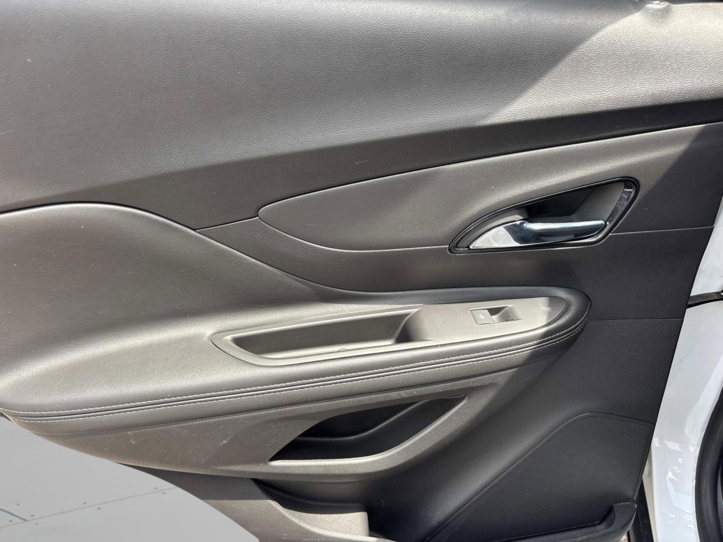Used 2019 Buick Encore Preferred w/ Safety Package image 17