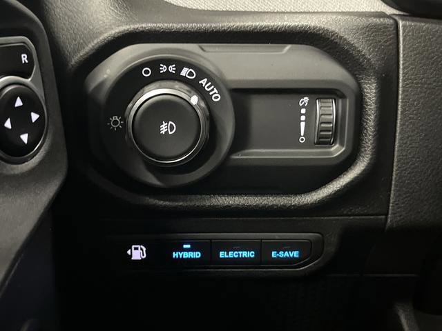 Used 2024 Jeep Wrangler Unlimited image 23