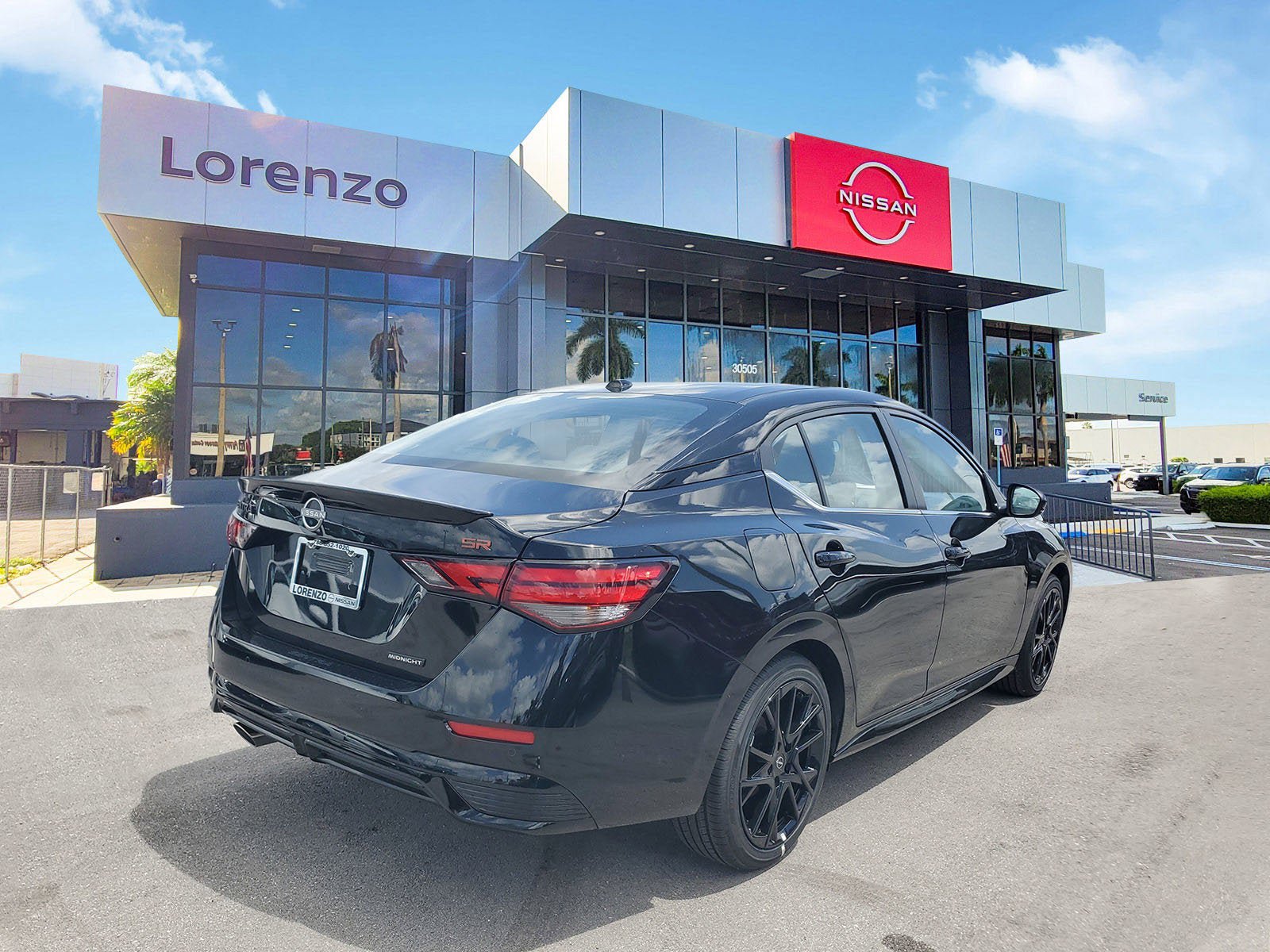 New 2025 Nissan Sentra SR w/ Midnight Edition FWD image 4