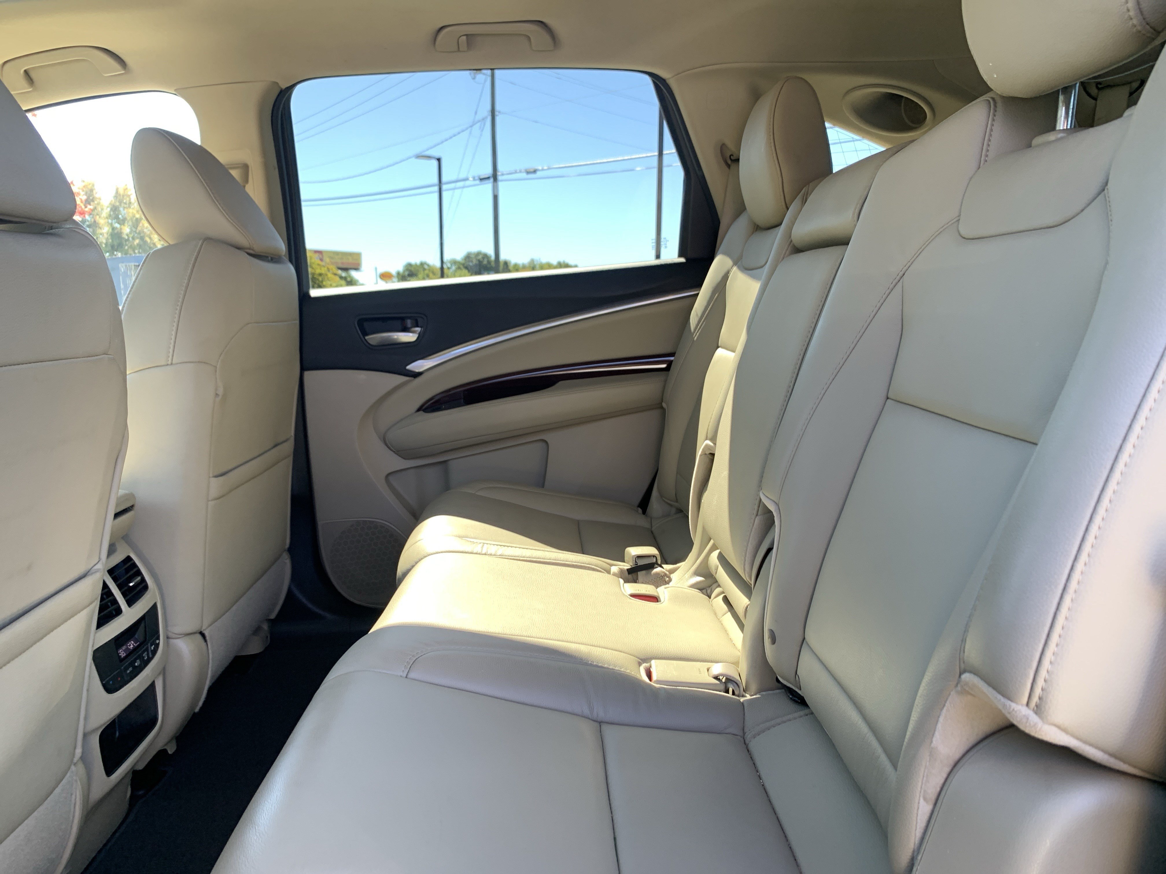 Used 2015 Acura MDX w/ Technology Package AWD/4WD image 32