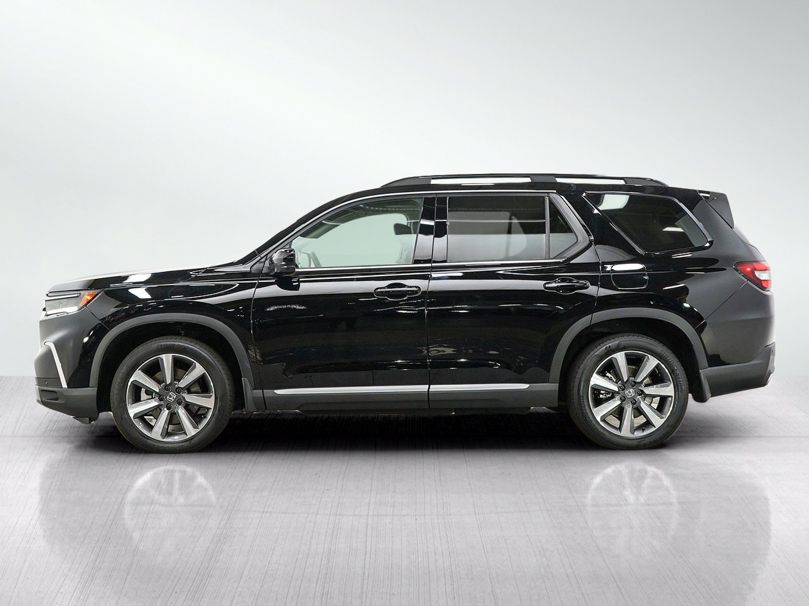Used 2024 Honda Pilot Elite image 2