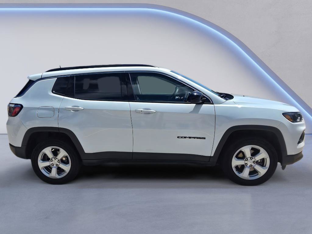 Used 2022 Jeep Compass Latitude AWD/4WD image 7