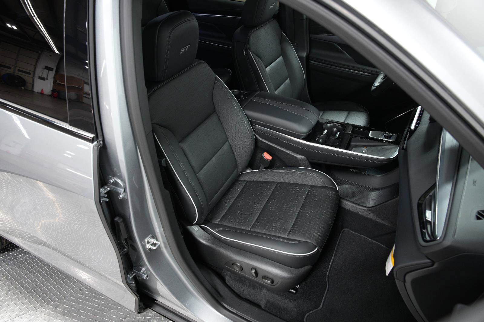 New 2026 Buick Enclave Sport Touring image 18