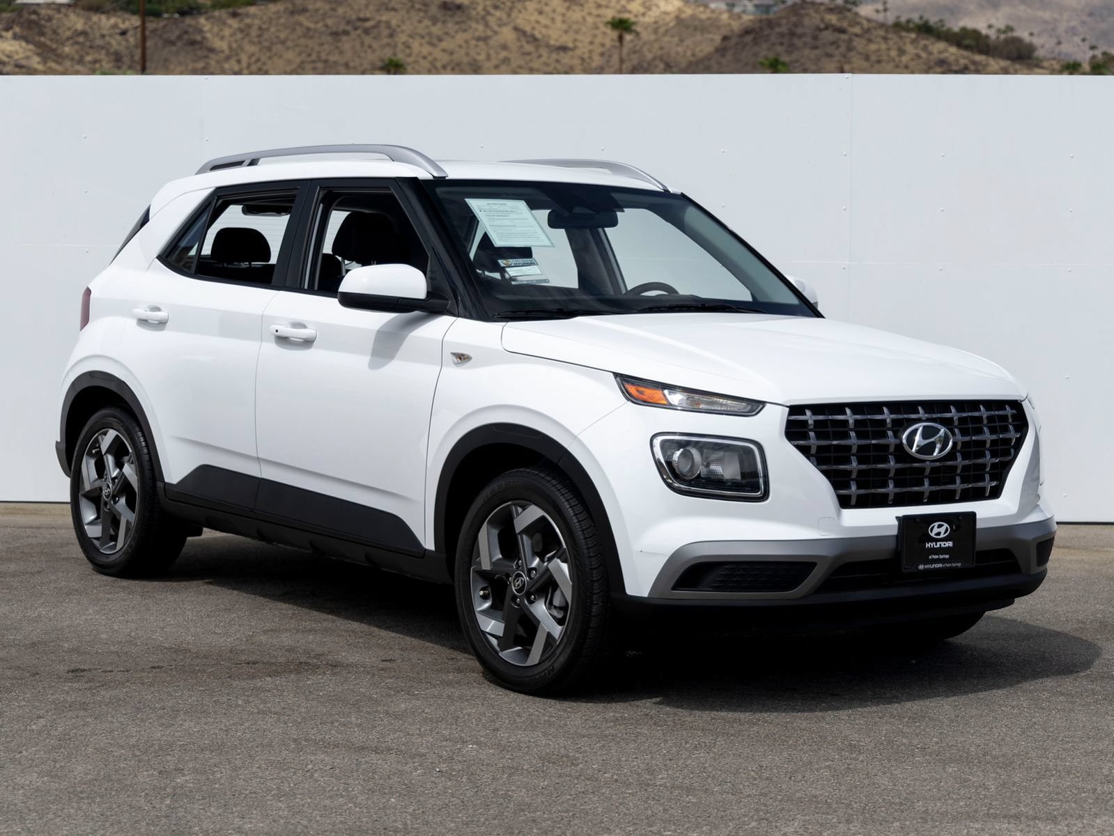 Used 2025 Hyundai Venue SEL FWD image 8