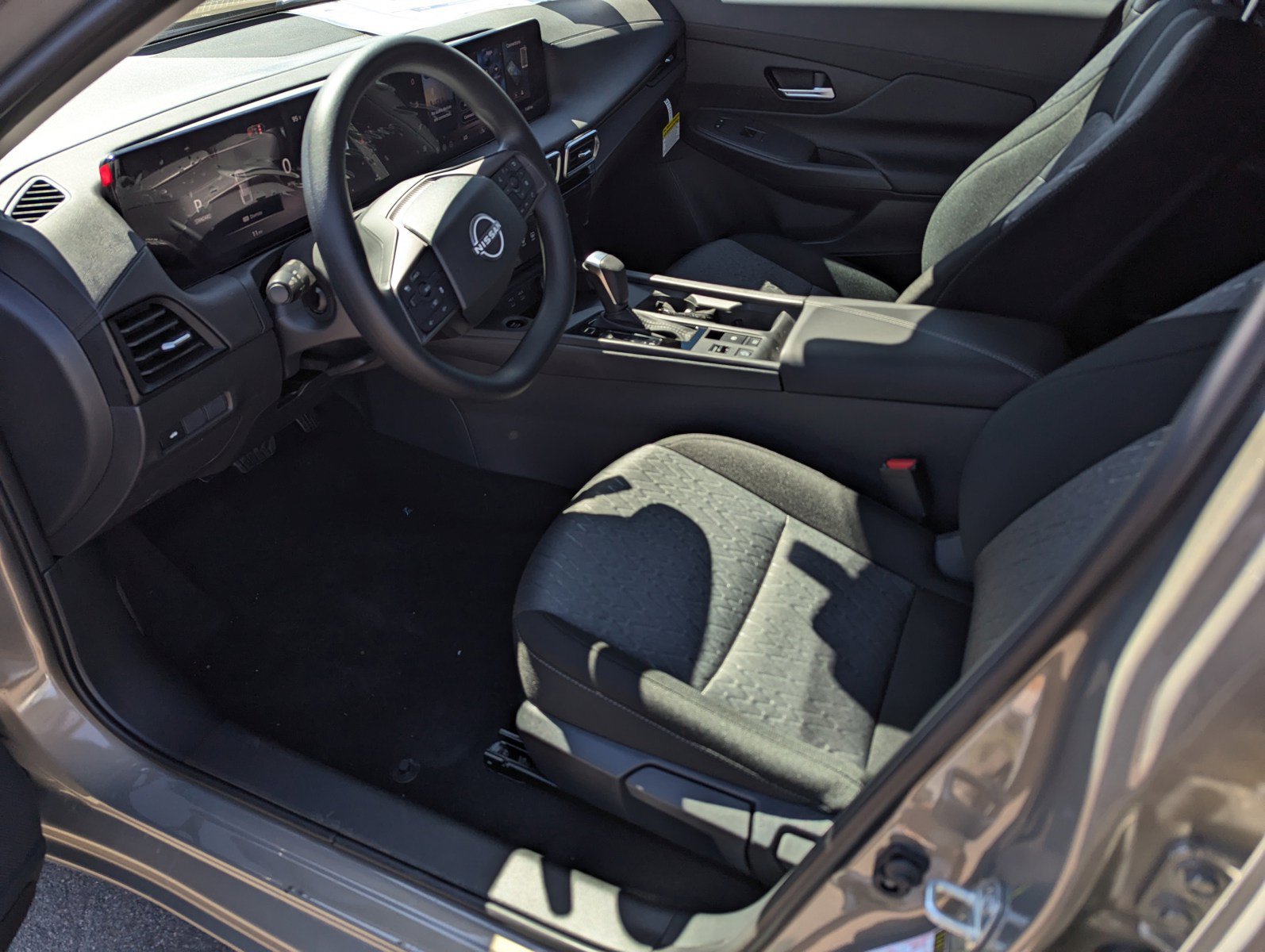 New 2026 Nissan Sentra SV w/ Floor Mat Package FWD image 9