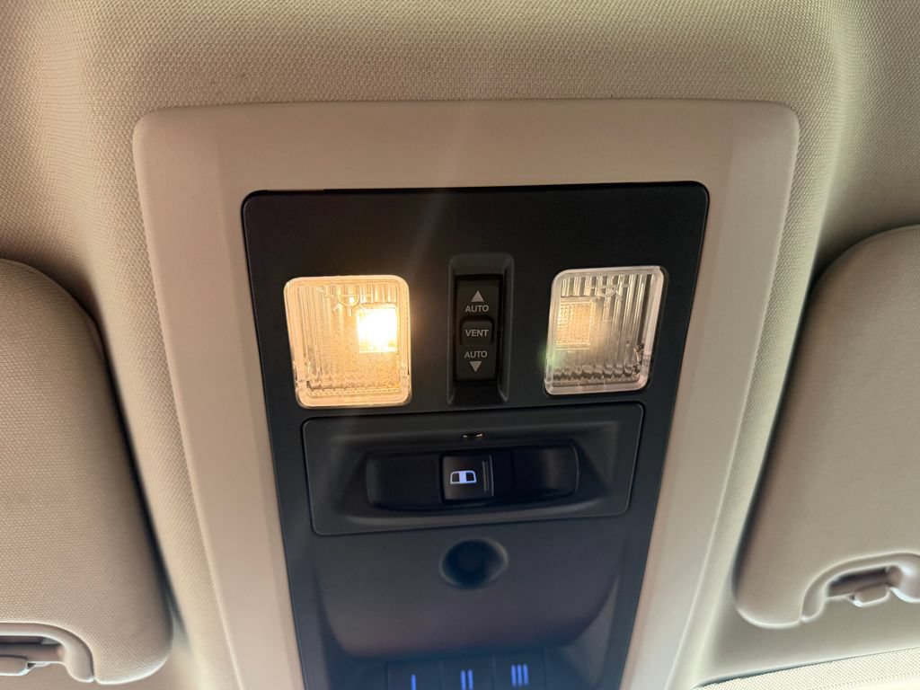 Used 2013 RAM 1500 Laramie w/ Convenience Group AWD/4WD image 32