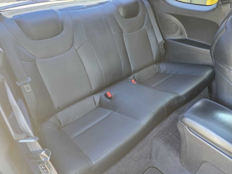 Used 2014 Hyundai Genesis 3.8 RWD image 7