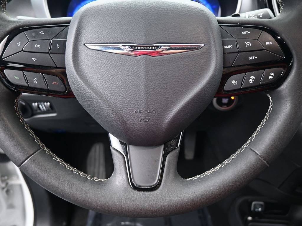 Used 2023 Chrysler Pacifica Touring-L w/ S Appearance Package image 29