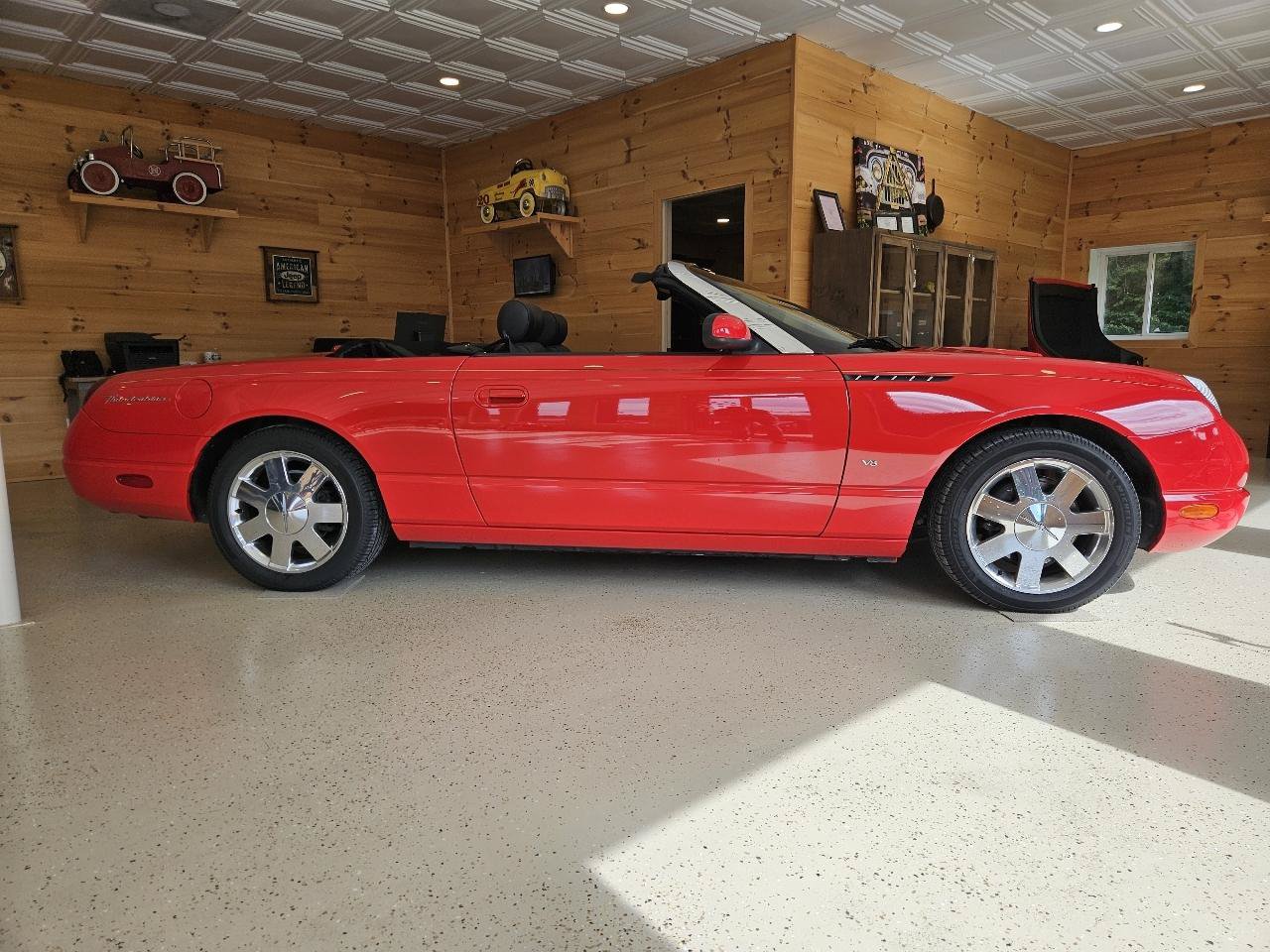 Used 2004 Ford Thunderbird RWD image 2