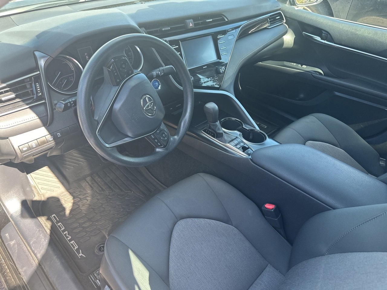 Used 2020 Toyota Camry LE image 15