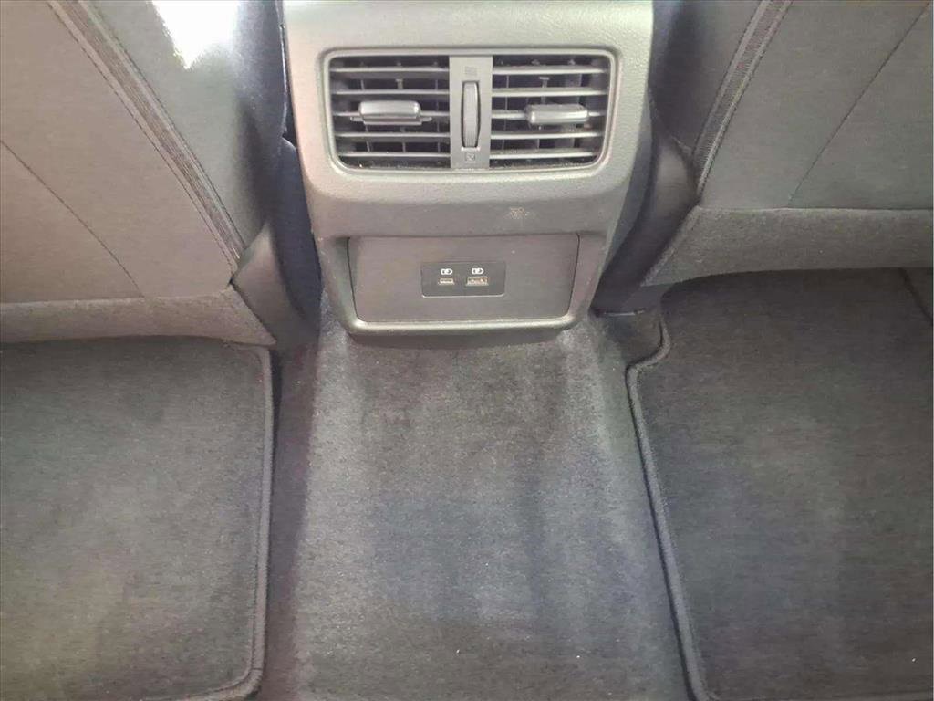 Used 2023 Nissan Rogue SV image 13