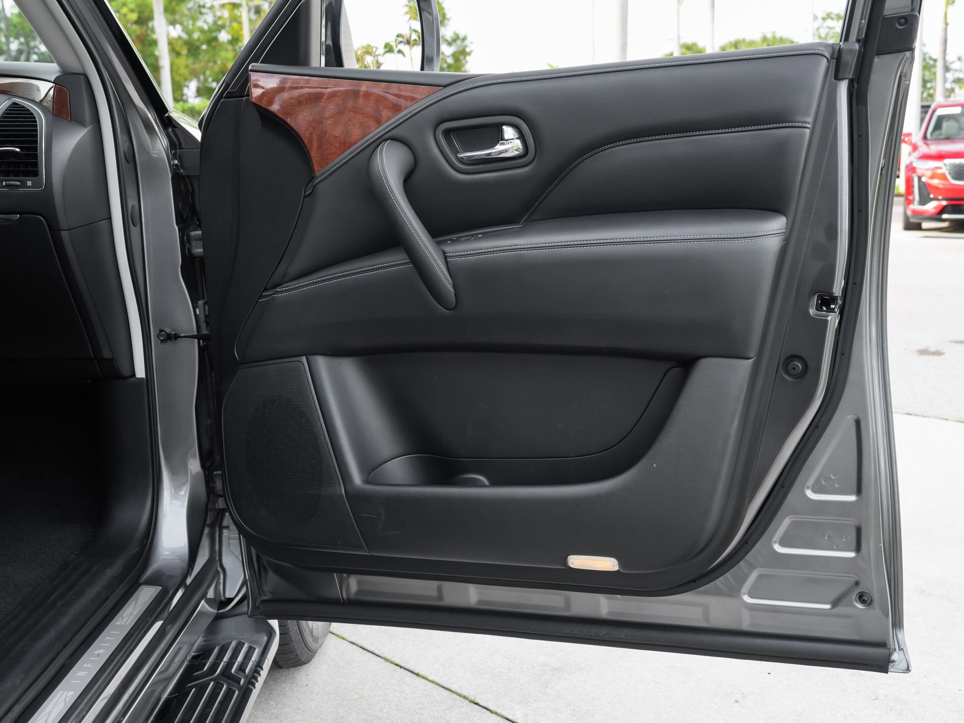 Certified 2019 INFINITI QX80 Luxe w/ All-Season Package RWD image 39