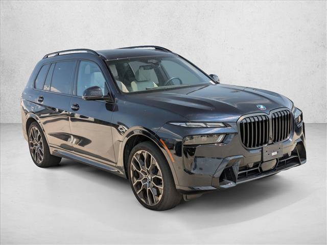 Used 2025 BMW X7 xDrive40i w/ M Sport Package AWD/4WD image 3