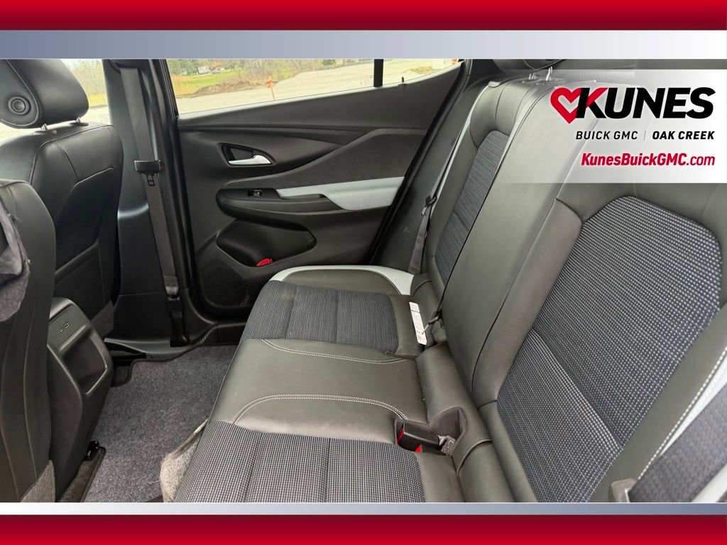 Used 2024 Buick Envista Preferred w/ Advanced Safety Package image 4