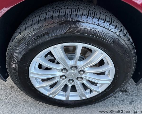 Used 2017 Cadillac XT5 FWD w/ LPO, Wheel Lock Package image 28