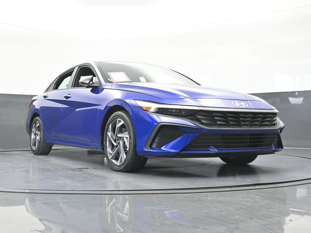 Used 2025 Hyundai Elantra Sport image 55