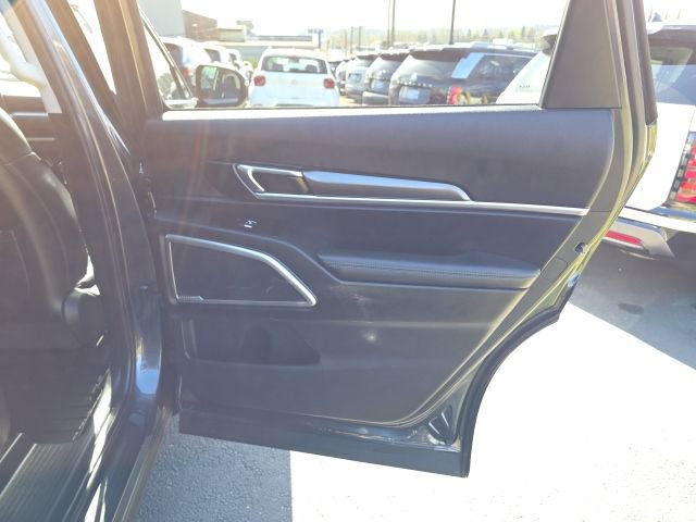 Used 2024 Kia Telluride LX AWD/4WD image 22