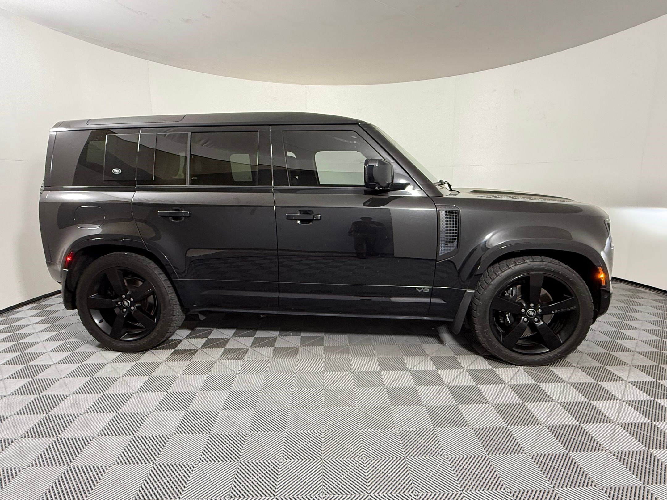 Used 2022 Land Rover Defender 110 V8 image 8